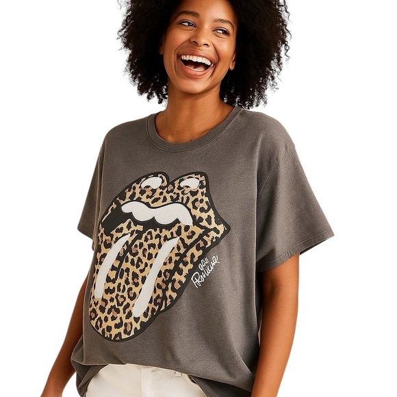 the Rolling Stones Tops - The Rolling Stones XXL Gray Graphic Tongue Tshirt Leopard Streetwear